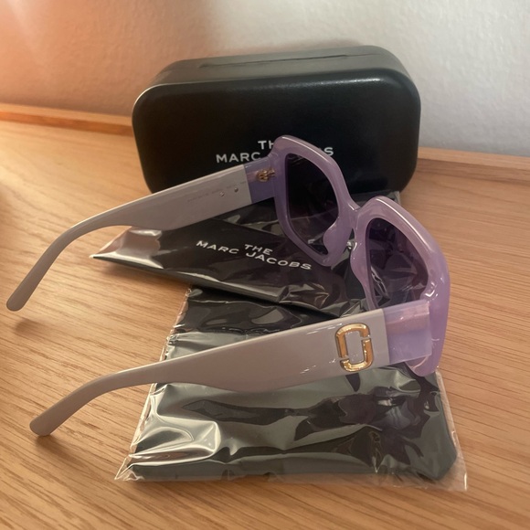 SALE!!Marc jacobs sunglasses - Picture 6 of 6